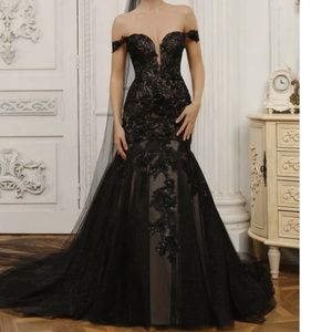 Off the shoulder black lace tulle prom dress gown